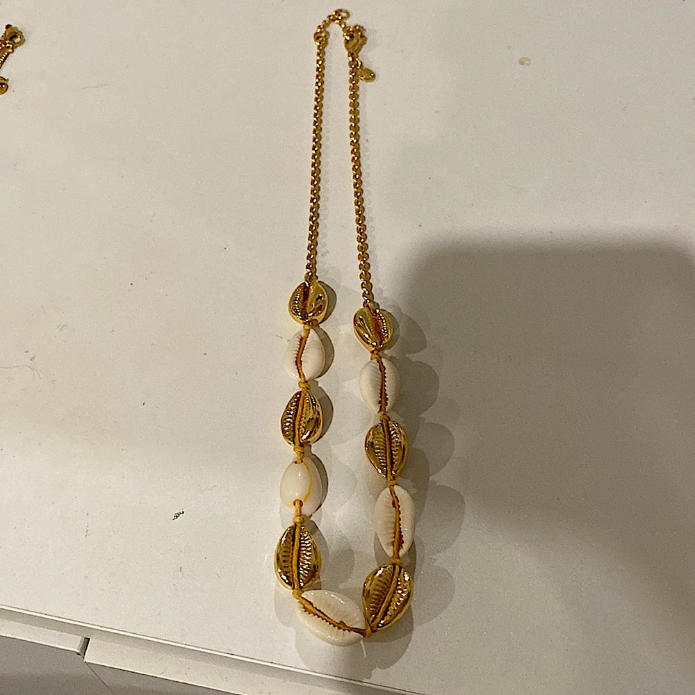 J CREW NECKLACE
